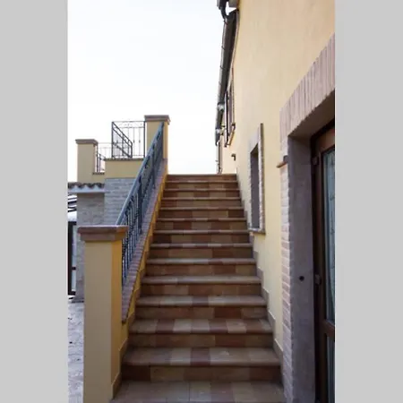 - Country 800mq Private Garden Fermo