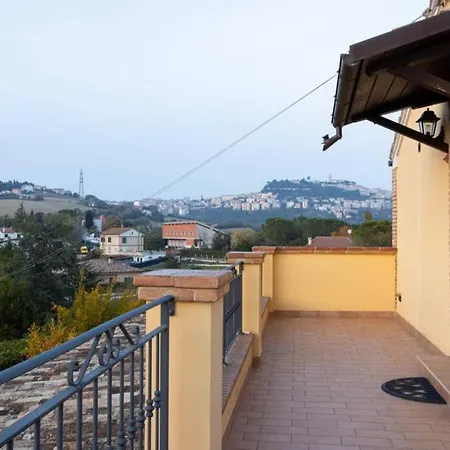 - Country 800mq Private Garden Fermo